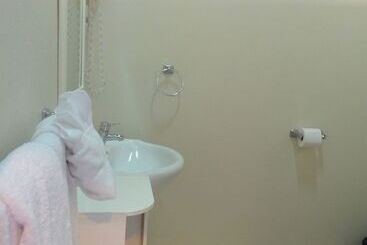 هتل Grooms Beach Villa & Resort