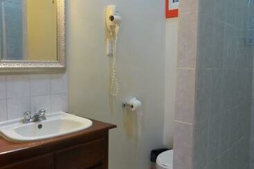 هتل Grooms Beach Villa & Resort