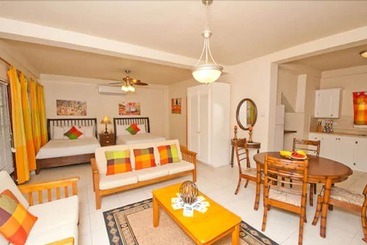 هتل Grooms Beach Villa & Resort