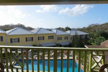 هتل Grooms Beach Villa & Resort