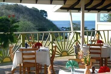 هتل Grooms Beach Villa & Resort