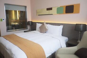 Park City Hotel   Luzhou Taipei