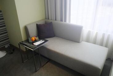 Park City Hotel   Luzhou Taipei