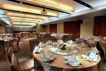 Park City Hotel   Luzhou Taipei
