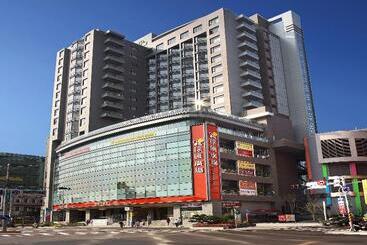 Park City Hotel   Luzhou Taipei