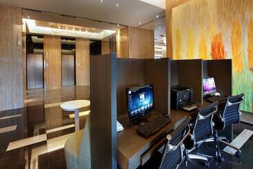 Park City Hotel   Luzhou Taipei