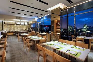 Park City Hotel   Luzhou Taipei
