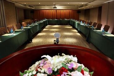 Park City Hotel   Luzhou Taipei