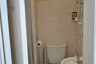 هتل Relax Inn Guest House