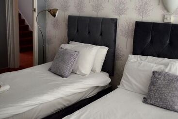 هتل Relax Inn Guest House