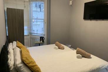 هتل Relax Inn Guest House