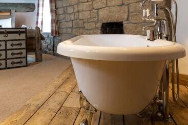 هتل The Craven Heifer Addingham