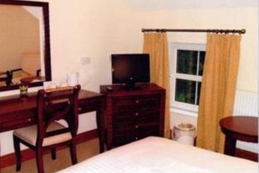 هتل The Hollybrook Country Inn