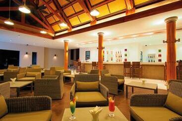 هتل Crystals Beach Resort Belle Mare, A Member Of Radisson Individuals