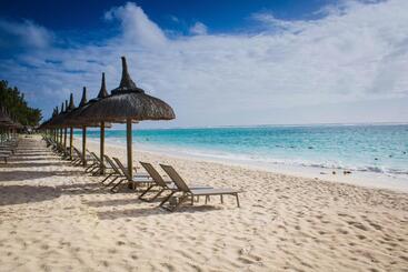 هتل Crystals Beach Resort Belle Mare, A Member Of Radisson Individuals