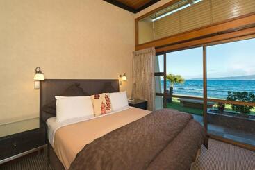 Oasis Beach Motel