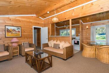 Oasis Beach Motel