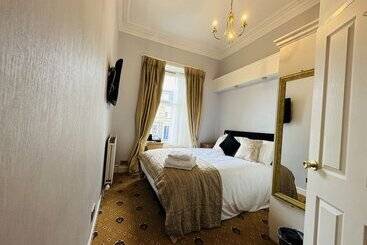 پانسیون Abbotsford Guest House