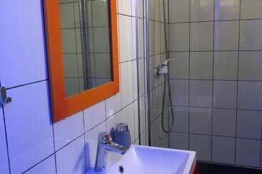 هاستل Tanie Pokoje Blisko Lotniska