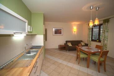 تختخواب و صبحانه Apartamenty Dom Na Wzgórzu Gardenia