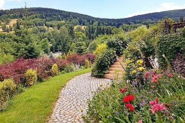 تختخواب و صبحانه Apartamenty Dom Na Wzgórzu Gardenia