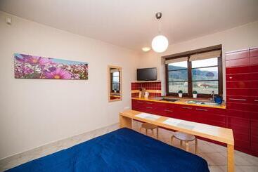 تختخواب و صبحانه Apartamenty Dom Na Wzgórzu Gardenia