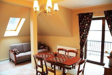 تختخواب و صبحانه Apartamenty Dom Na Wzgórzu Gardenia