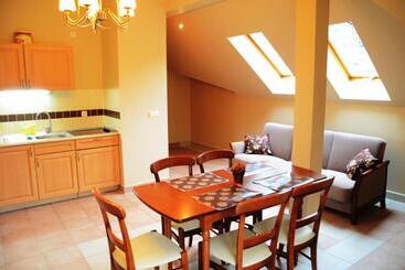 تختخواب و صبحانه Apartamenty Dom Na Wzgórzu Gardenia