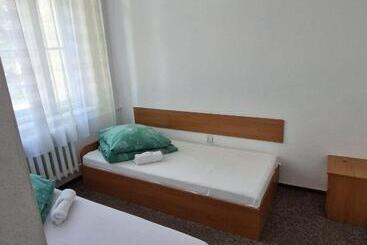 تختخواب و صبحانه Galeona   Hotel Turystyczny