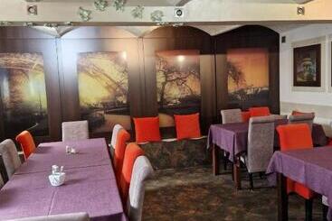 تختخواب و صبحانه Galeona   Hotel Turystyczny