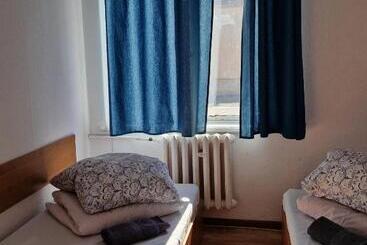 تختخواب و صبحانه Galeona   Hotel Turystyczny