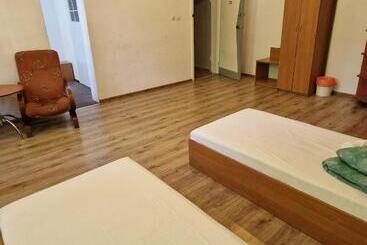 تختخواب و صبحانه Galeona   Hotel Turystyczny