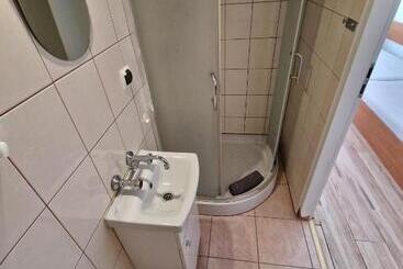 تختخواب و صبحانه Galeona   Hotel Turystyczny