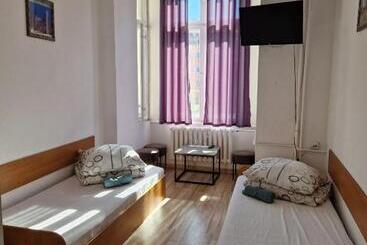 تختخواب و صبحانه Galeona   Hotel Turystyczny