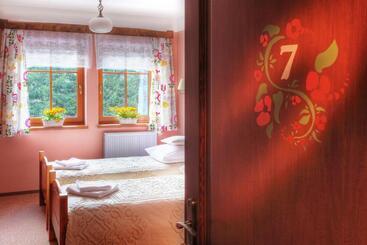 تختخواب و صبحانه Chata Cyborga