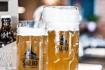 تختخواب و صبحانه Salio Equisport Resort