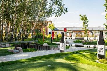 تختخواب و صبحانه Salio Equisport Resort