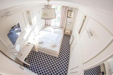 تختخواب و صبحانه Willa Legenda Hotel Adults Only