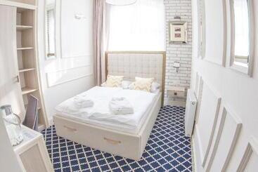 تختخواب و صبحانه Willa Legenda Hotel Adults Only