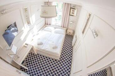 تختخواب و صبحانه Willa Legenda Hotel Adults Only