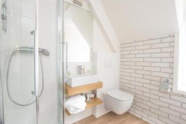 تختخواب و صبحانه Willa Legenda Hotel Adults Only