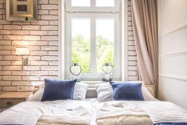 تختخواب و صبحانه Willa Legenda Hotel Adults Only