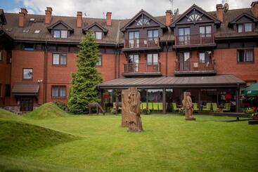 فندق żubrówka Spa & Wellness