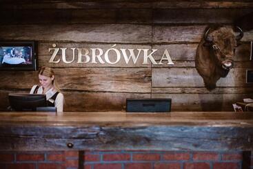 فندق żubrówka Spa & Wellness