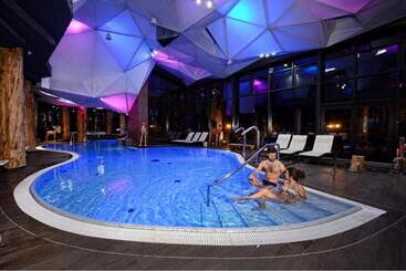 酒店 żubrówka Spa & Wellness