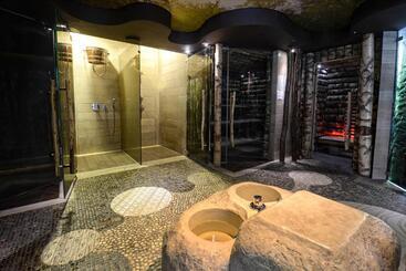 فندق żubrówka Spa & Wellness