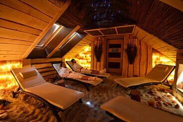 酒店 żubrówka Spa & Wellness