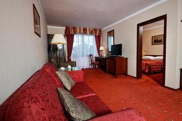 فندق żubrówka Spa & Wellness