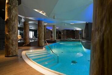 فندق żubrówka Spa & Wellness