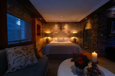 Paul S Fantasia Boutique Suites
